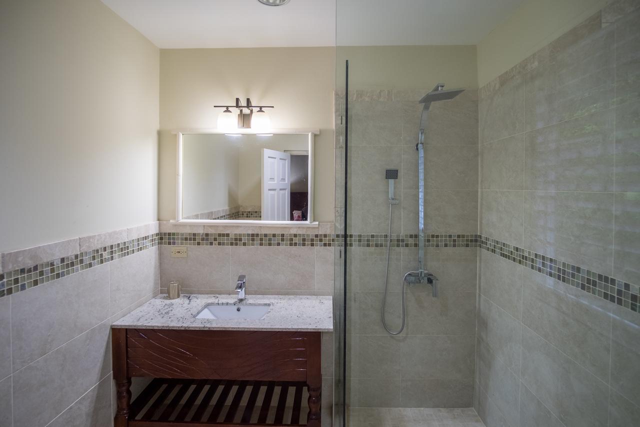 Sunspot Villa Runaway Bay Extérieur photo