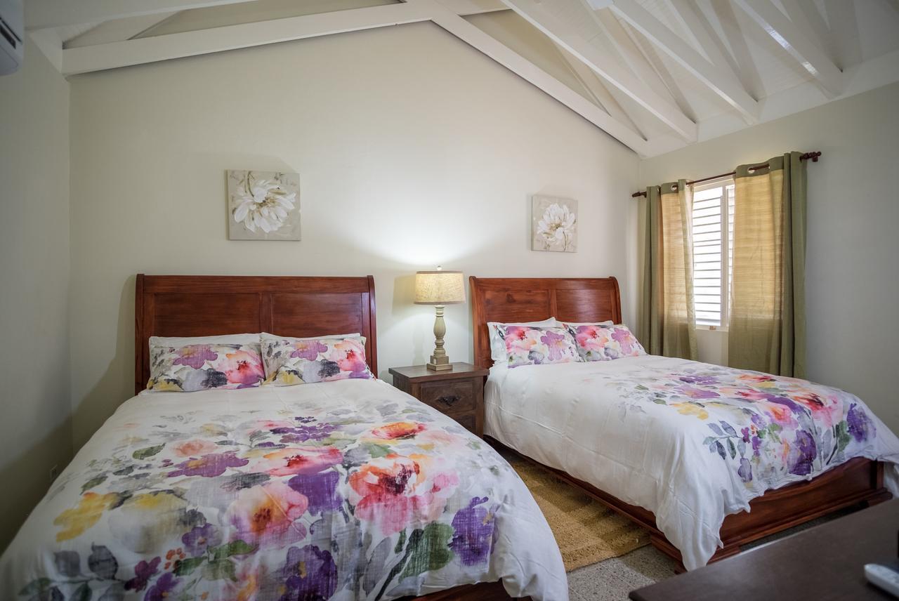 Sunspot Villa Runaway Bay Extérieur photo