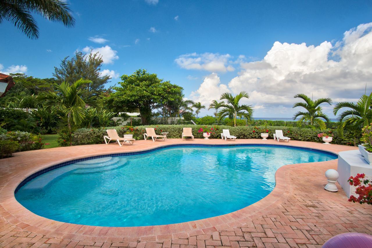 Sunspot Villa Runaway Bay Extérieur photo