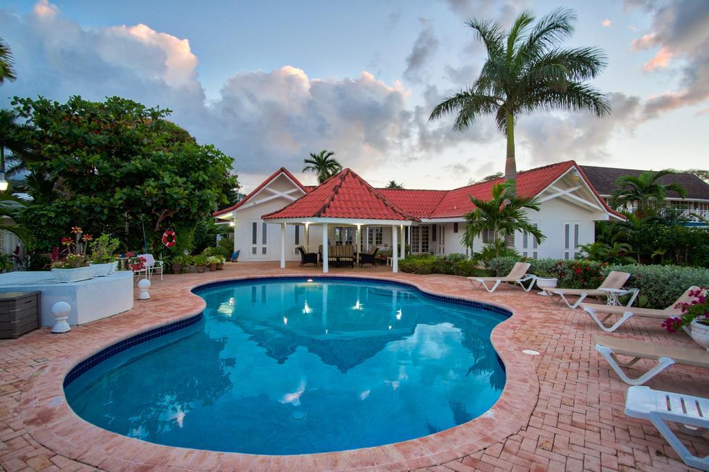 Sunspot Villa Runaway Bay Extérieur photo