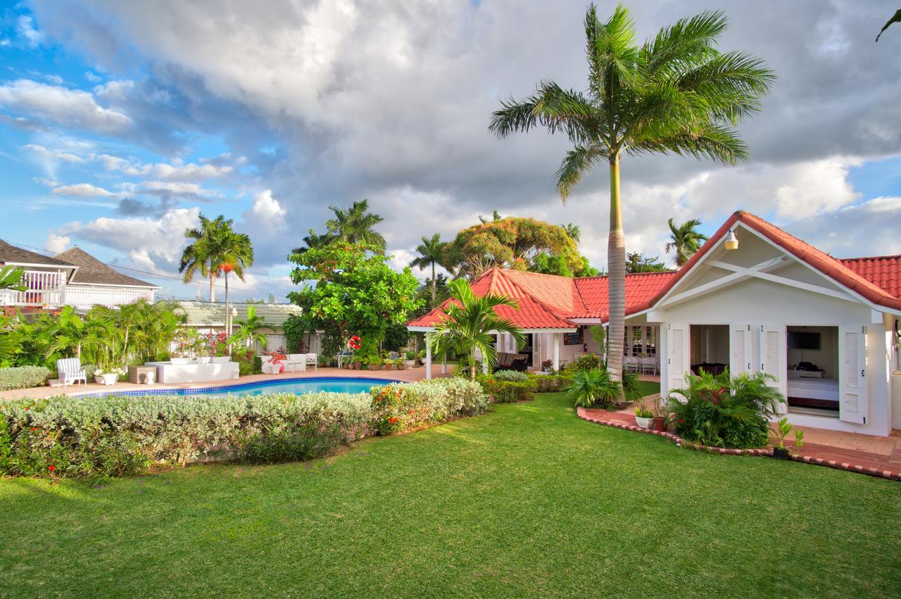 Sunspot Villa Runaway Bay Extérieur photo