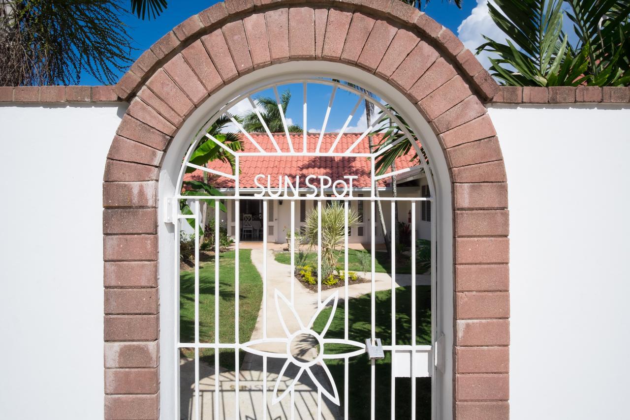 Sunspot Villa Runaway Bay Extérieur photo