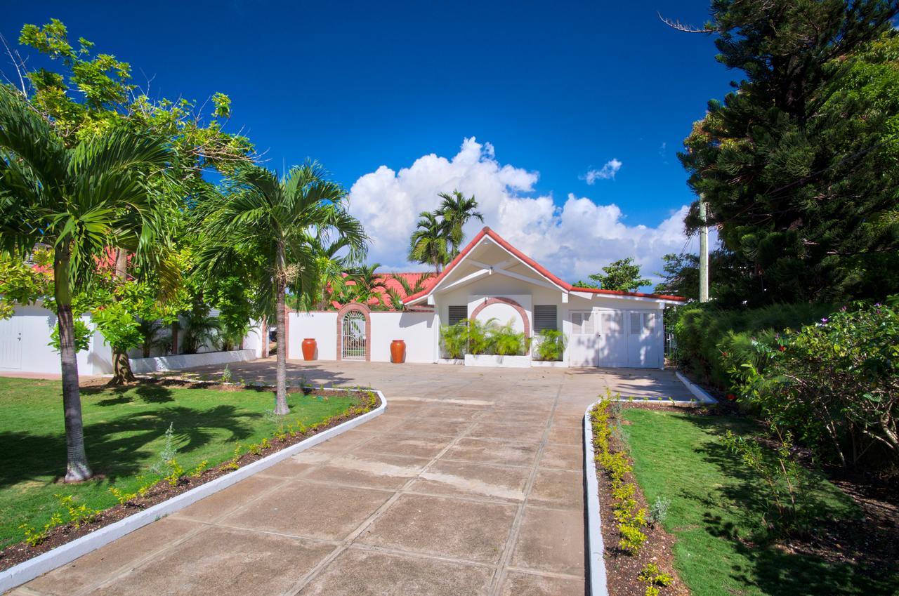 Sunspot Villa Runaway Bay Extérieur photo