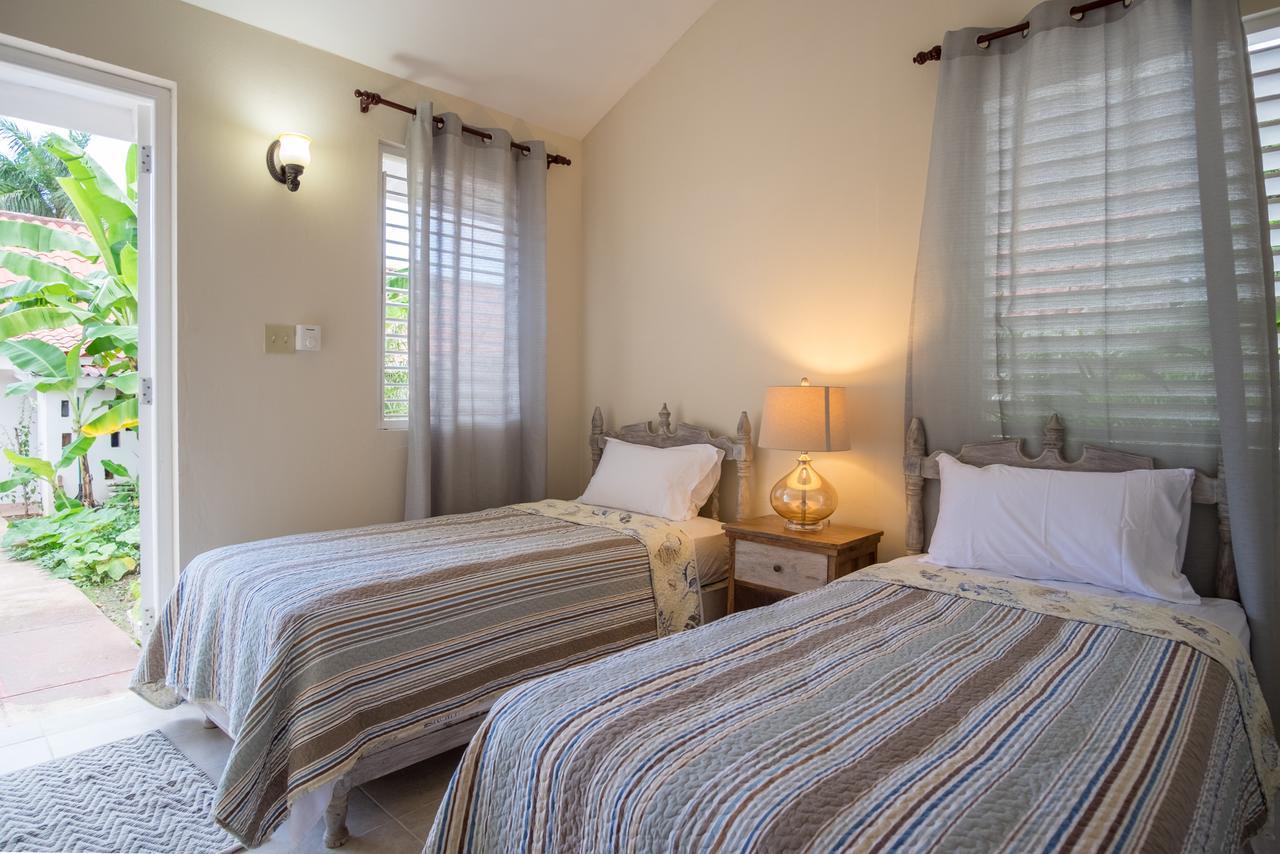 Sunspot Villa Runaway Bay Extérieur photo
